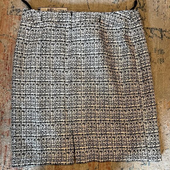 Tahari tweed skirt nwt - Picture 2 of 3